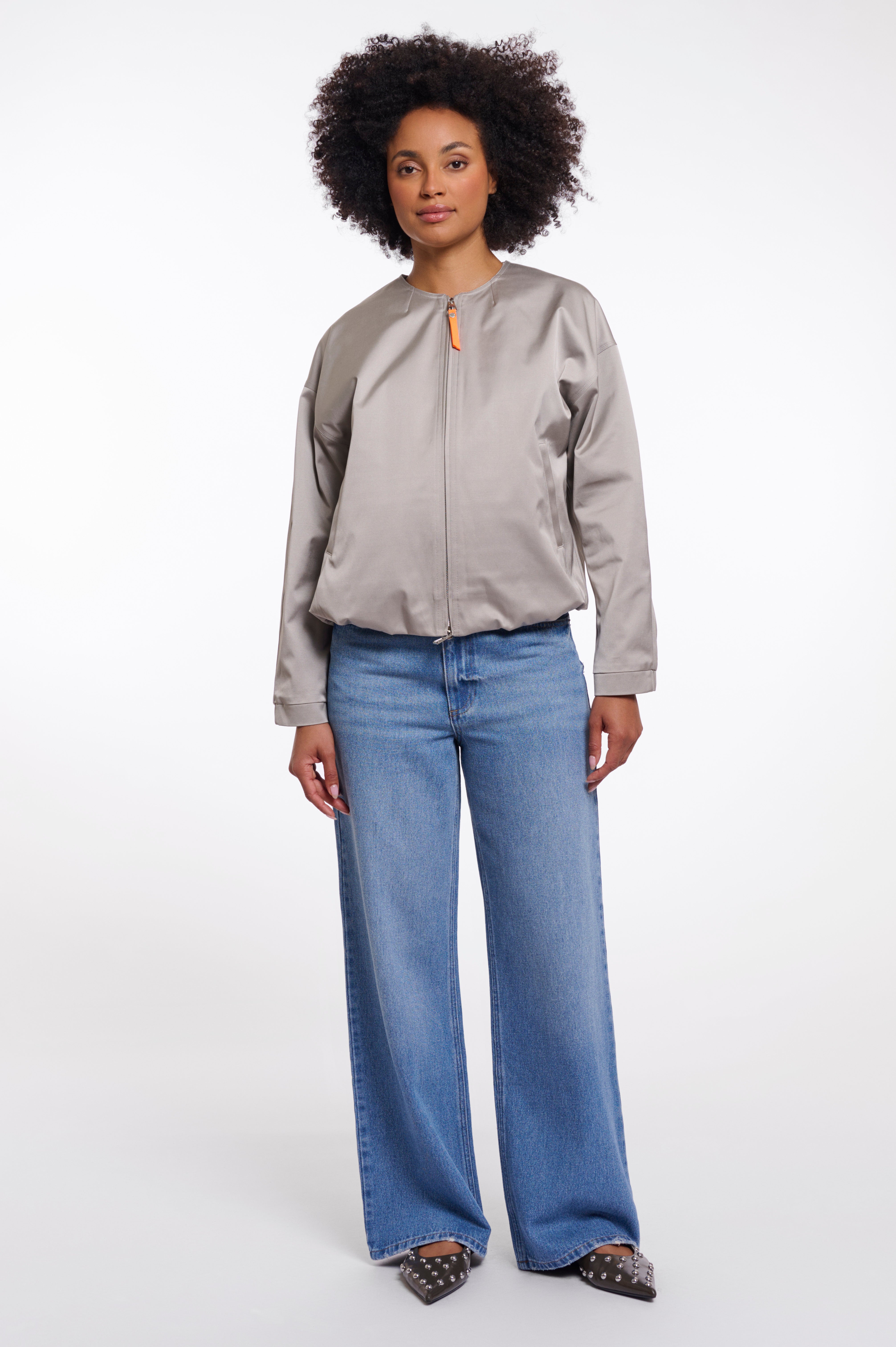 https://images.leder-international.becosoft.net/articles/Siem.7002621_Light-Grey_04.jpg