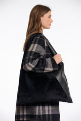 https://images.leder-international.becosoft.net/articles/Soraya.7002512_Black_02.jpg