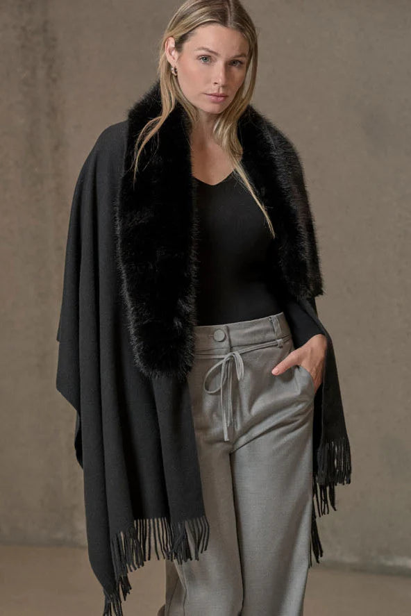 AW25 Rino & Pelle Cape with fur details|Wendy