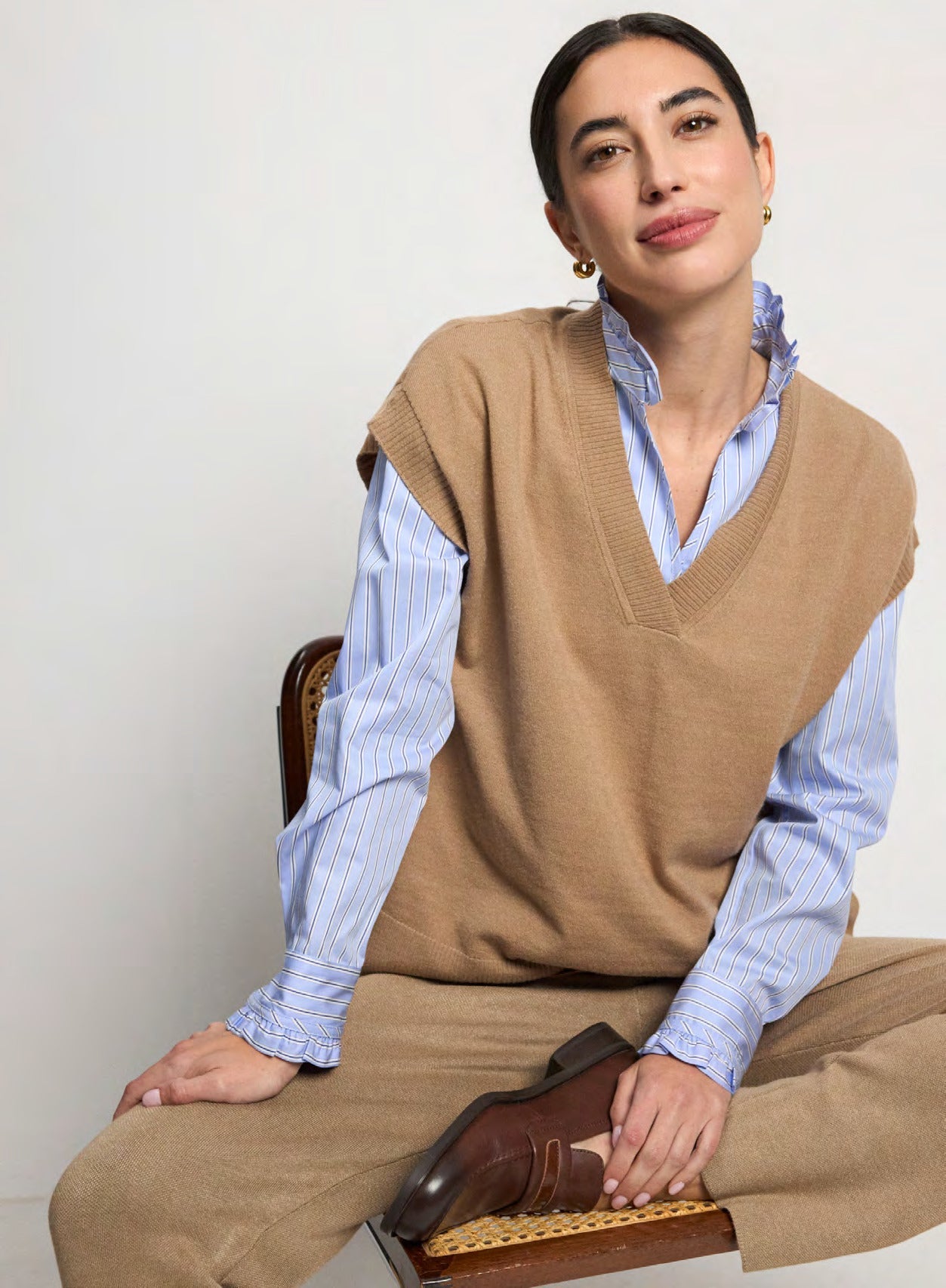 https://cdn.shopify.com/s/files/1/0368/5521/8235/files/aw26-bariloche-adrano-light-blue-styled.jpg?v=1787075386