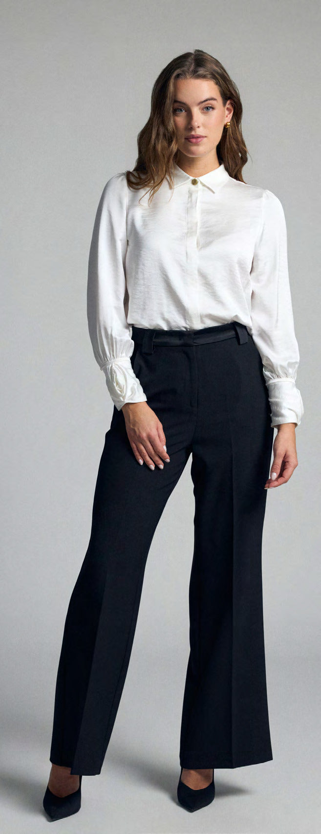https://cdn.shopify.com/s/files/1/0368/5521/8235/files/aw26-bariloche-carcaise-off-white-styled-2.jpg?v=1787075386