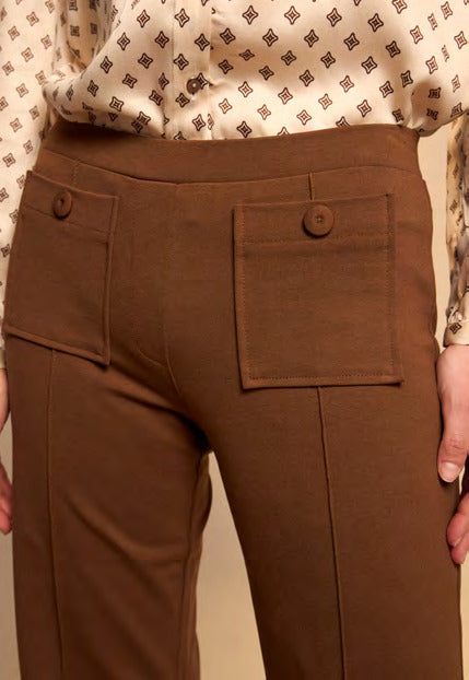 https://cdn.shopify.com/s/files/1/0368/5521/8235/files/aw26-bariloche-saer-chocolate-detail.jpg?v=1787075386