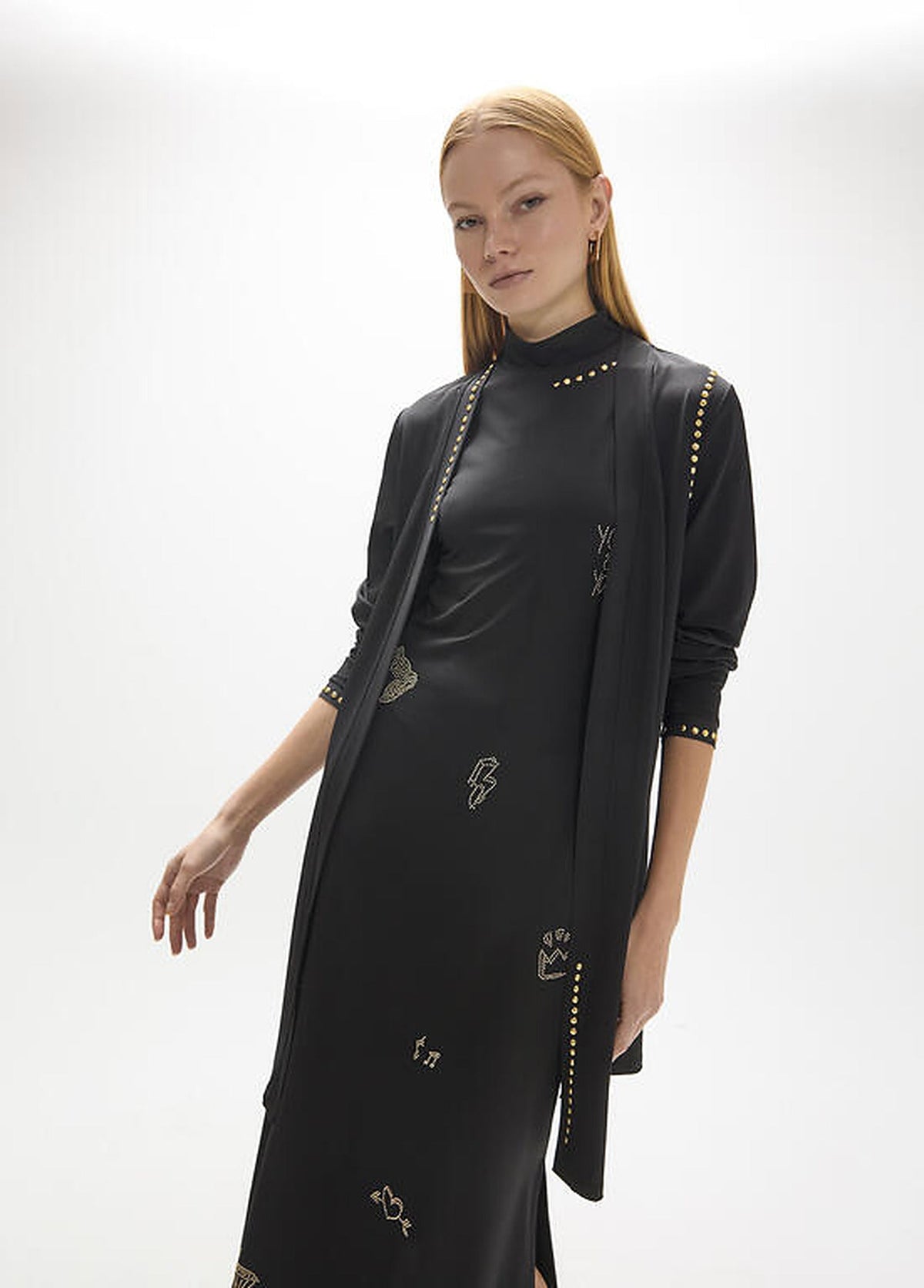 https://cdn.shopify.com/s/files/1/0368/5521/8235/files/aw26-maite-cardigan-luisa-mf2611003-02.jpg?v=1792434624