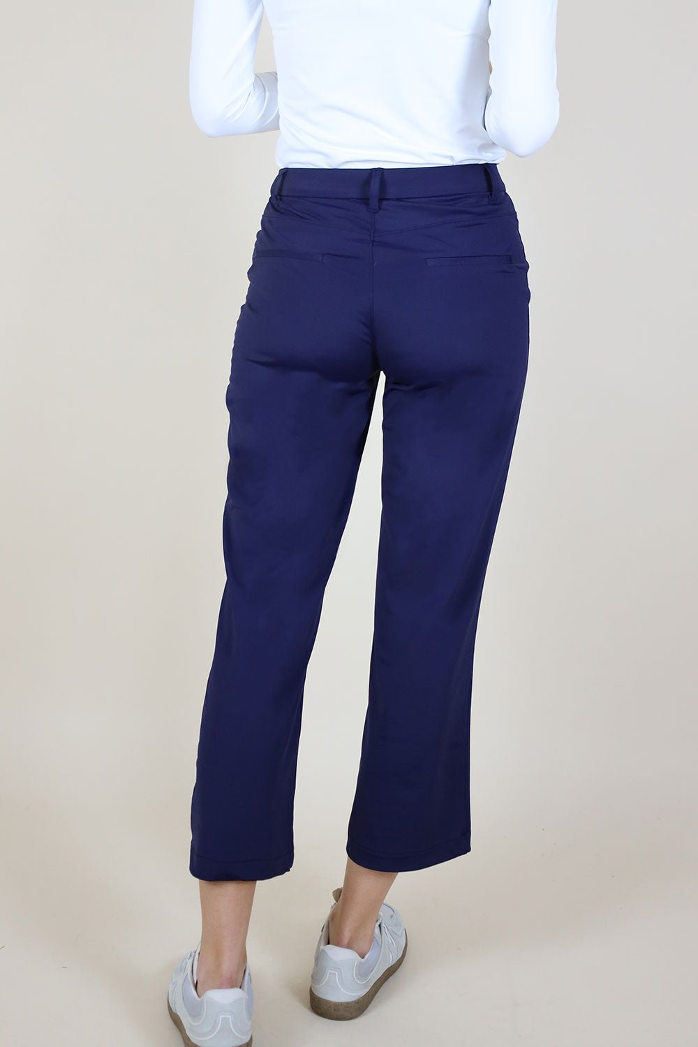https://cdn.shopify.com/s/files/1/0582/3165/2539/files/bianca-straight-leg-scalloped-trouser-26-leg-4865335.jpg