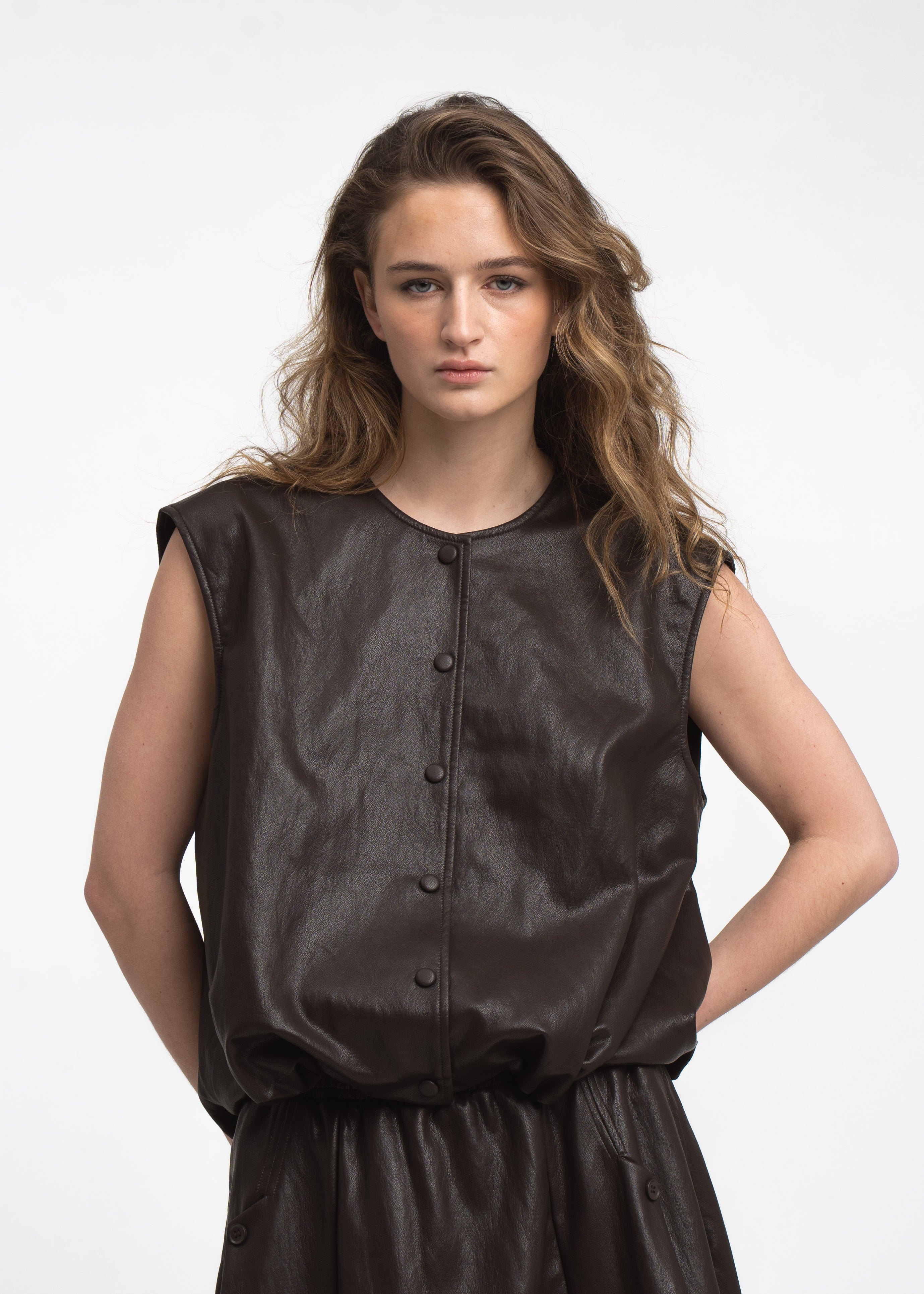 https://cdn.shopify.com/s/files/1/0368/5521/8235/files/jane-lushka-aw26-90939-3-03.jpg