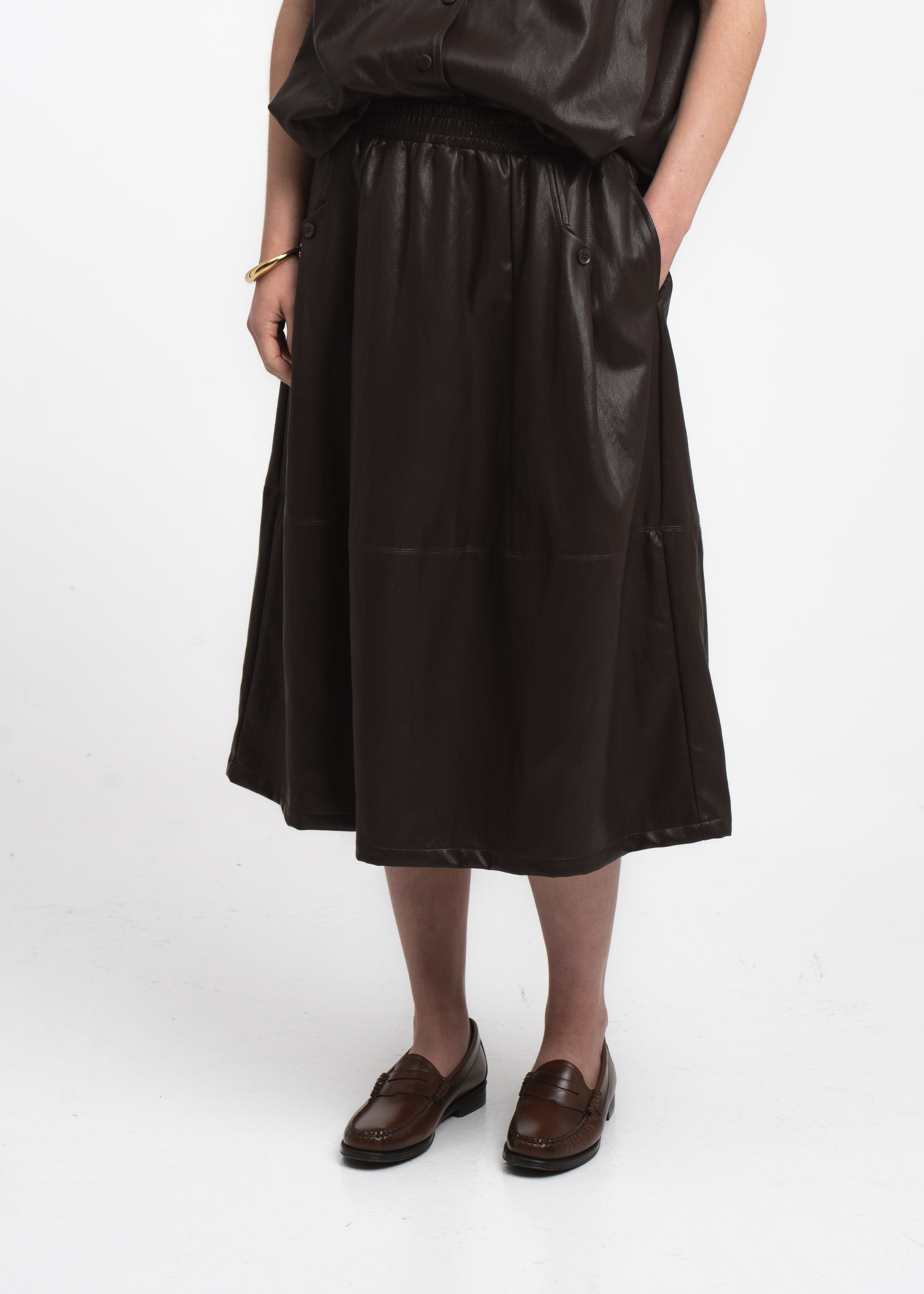 https://cdn.shopify.com/s/files/1/0368/5521/8235/files/jane-lushka-aw26-90944-3-06.jpg