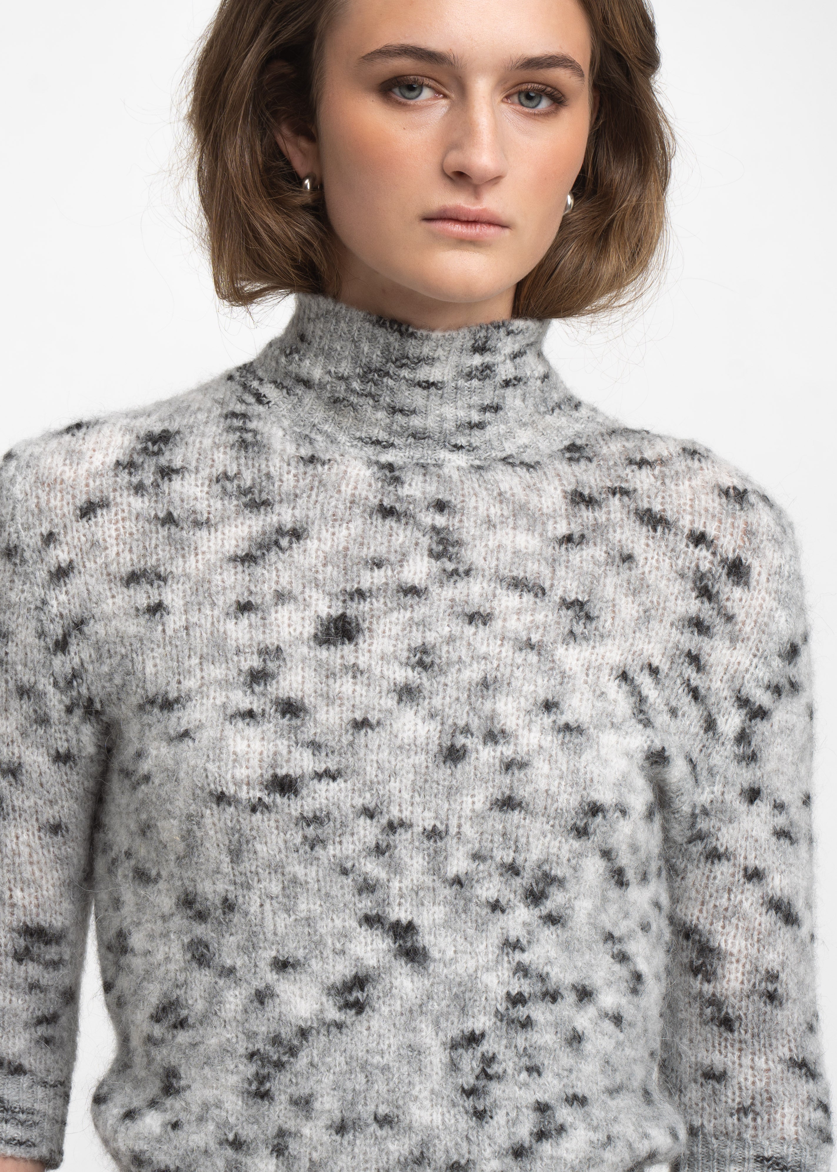 https://cdn.shopify.com/s/files/1/0368/5521/8235/files/jane-lushka-aw26-BDC26507-2008-02.jpg