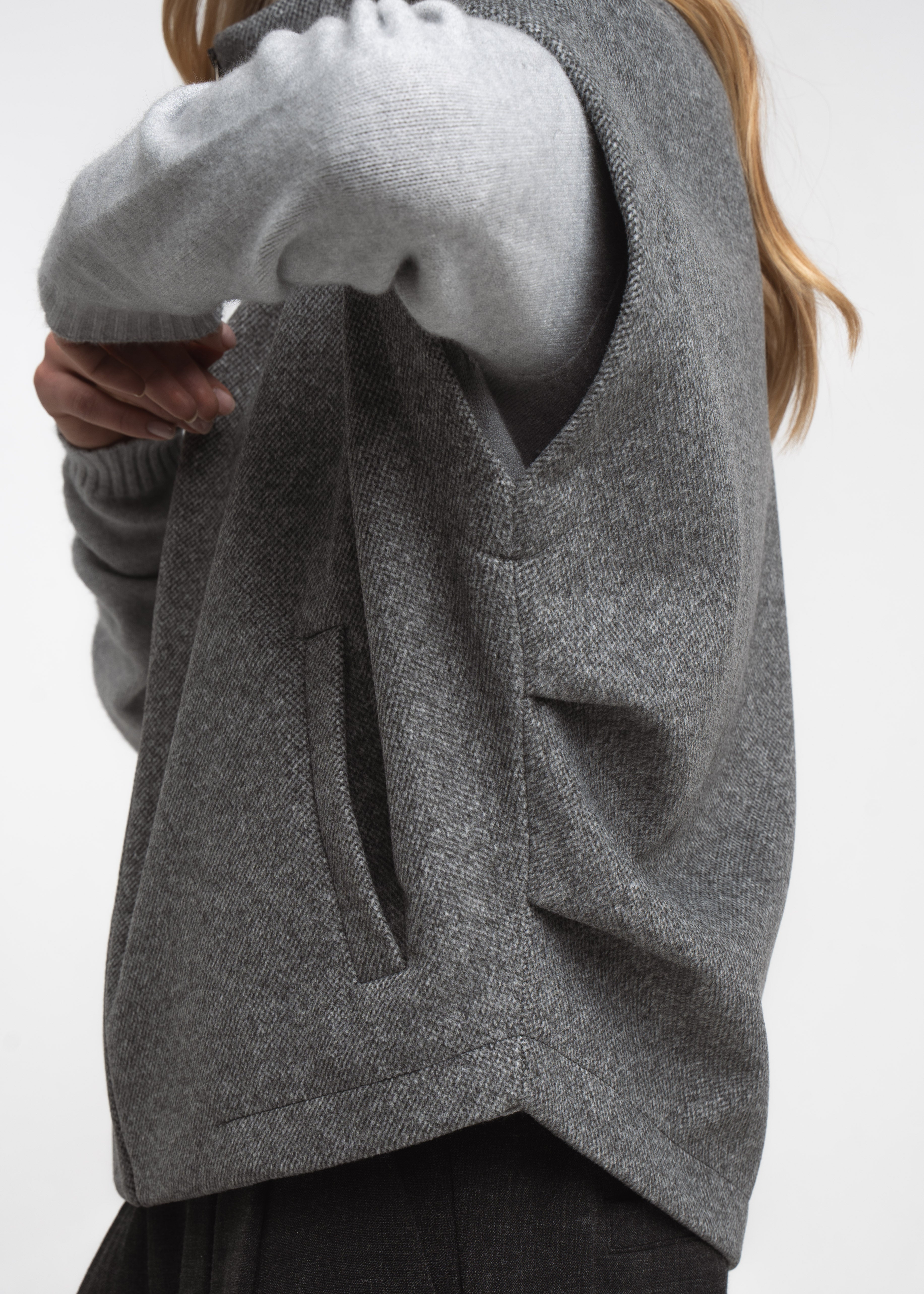 https://cdn.shopify.com/s/files/1/0368/5521/8235/files/jane-lushka-aw26-BDCALV42034-Grigio-medio-05.jpg