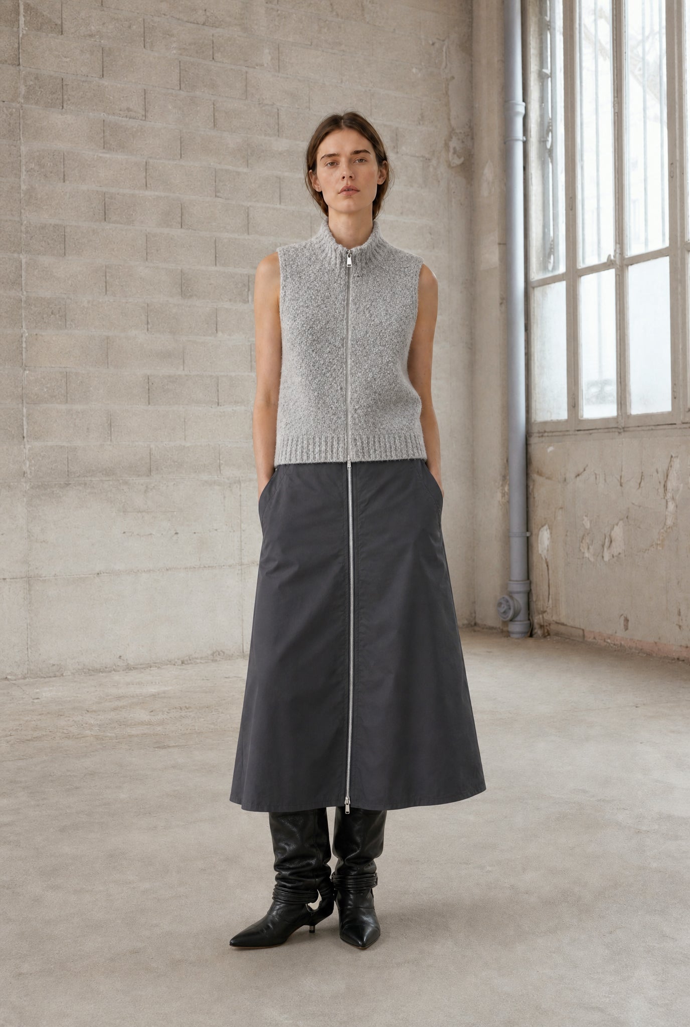 https://cdn.shopify.com/s/files/1/0368/5521/8235/files/jane-lushka-aw26-BDCL52G573-061I-92-01.jpg