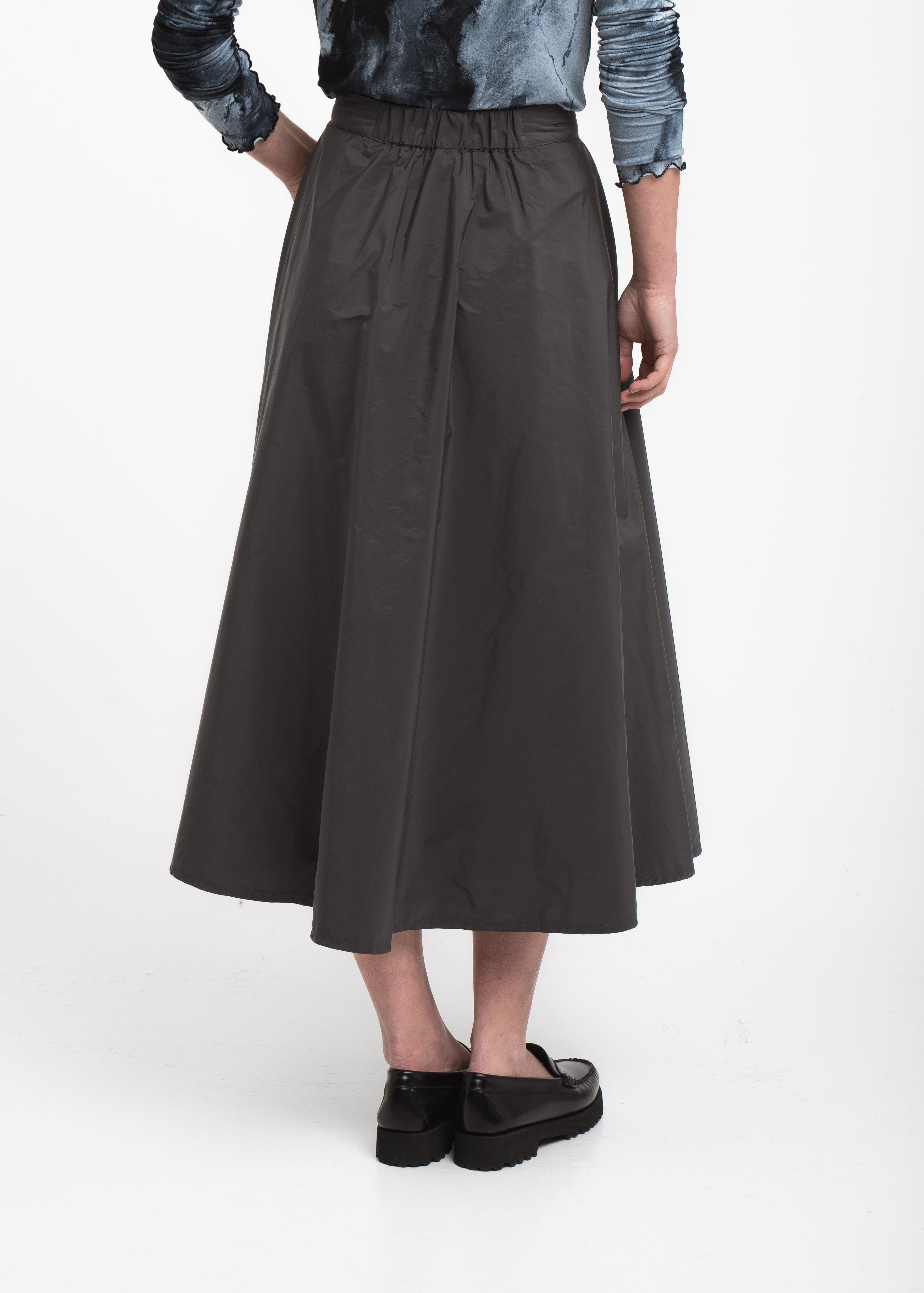 https://cdn.shopify.com/s/files/1/0368/5521/8235/files/jane-lushka-aw26-BDCL52G573-061I-92-03.jpg