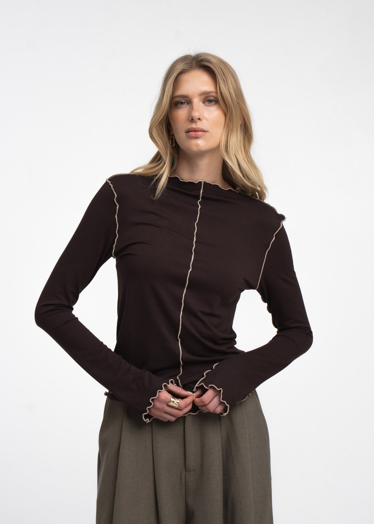 https://cdn.shopify.com/s/files/1/0368/5521/8235/files/jane-lushka-aw26-Janette-P26-70-04.jpg