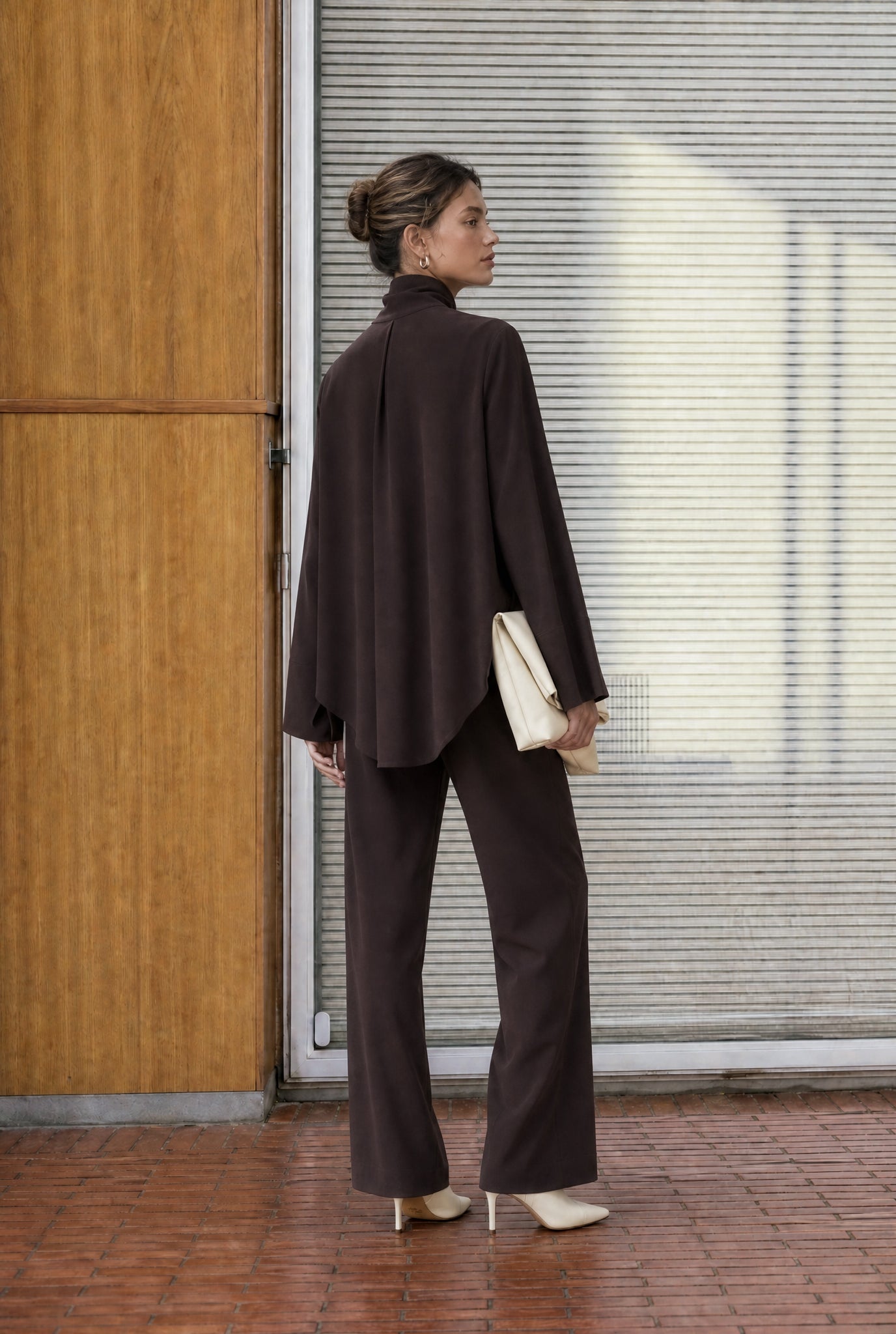 https://cdn.shopify.com/s/files/1/0368/5521/8235/files/jane-lushka-aw26-U6261795-5000-03.jpg