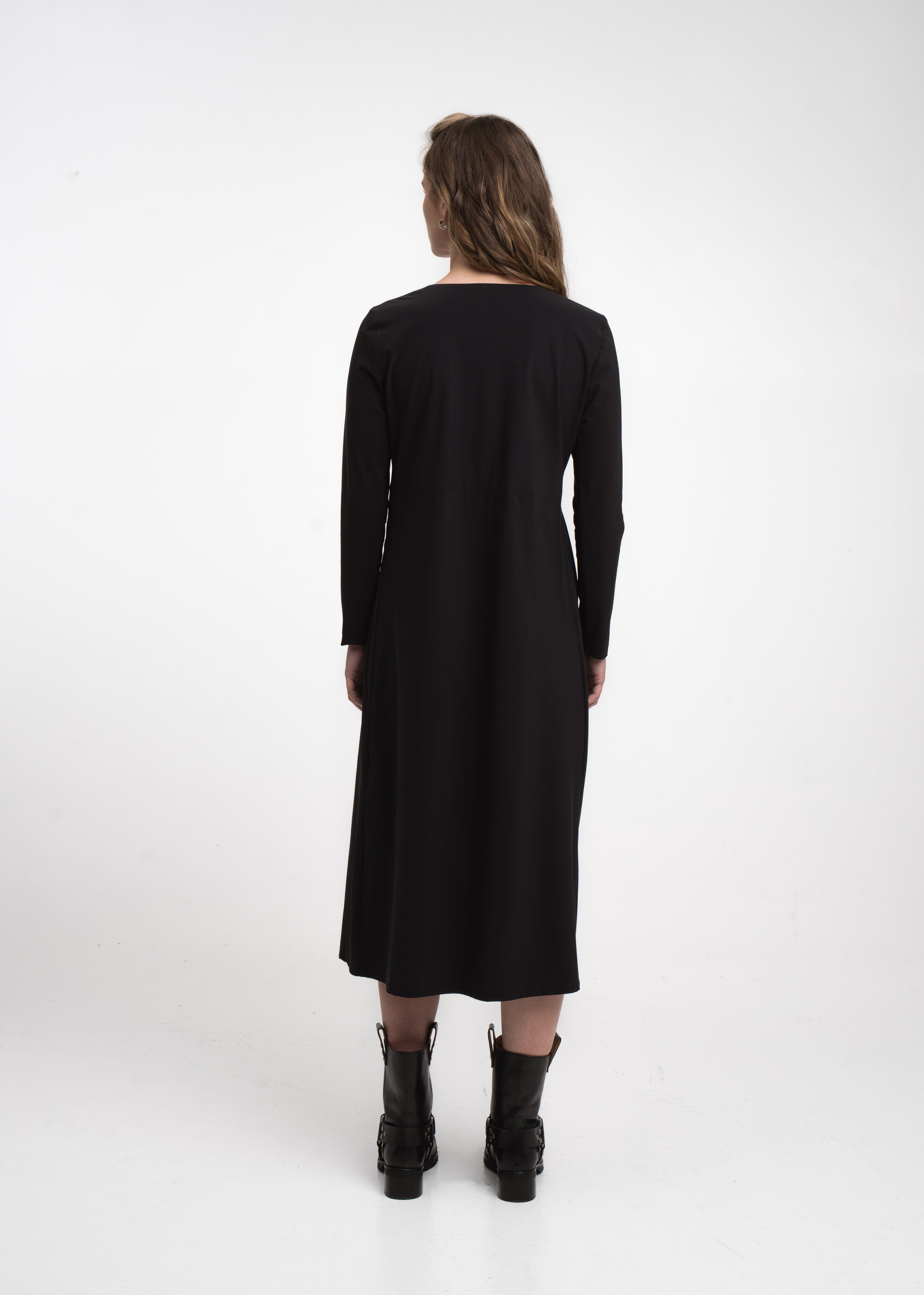 https://cdn.shopify.com/s/files/1/0368/5521/8235/files/jane-lushka-aw26-U92610P25-099-03.jpg