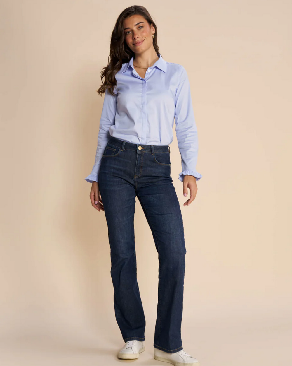 https://cdn.shoplightspeed.com/shops/636669/files/70870452/1000x1250x1/mmcecilia-cover-jeans.jpg