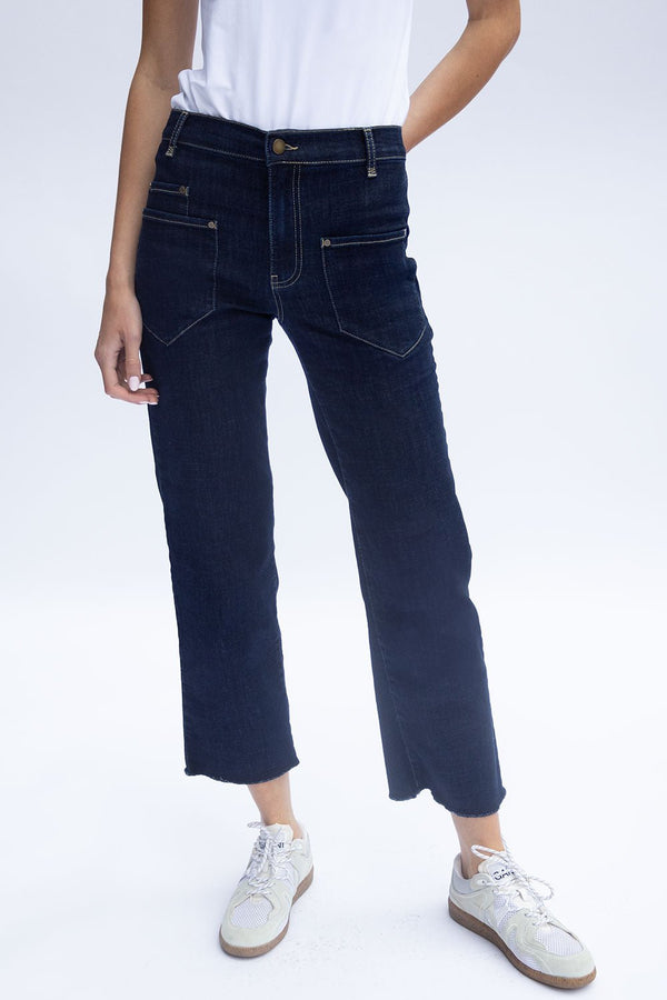 https://no2moro.com/cdn/shop/files/nike-trouser-29-leg-1697530.jpg?v=1756314266&width=1000