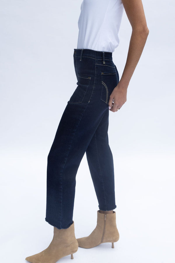 https://no2moro.com/cdn/shop/files/nike-trouser-29-leg-6232517.jpg?v=1756314266&width=1000