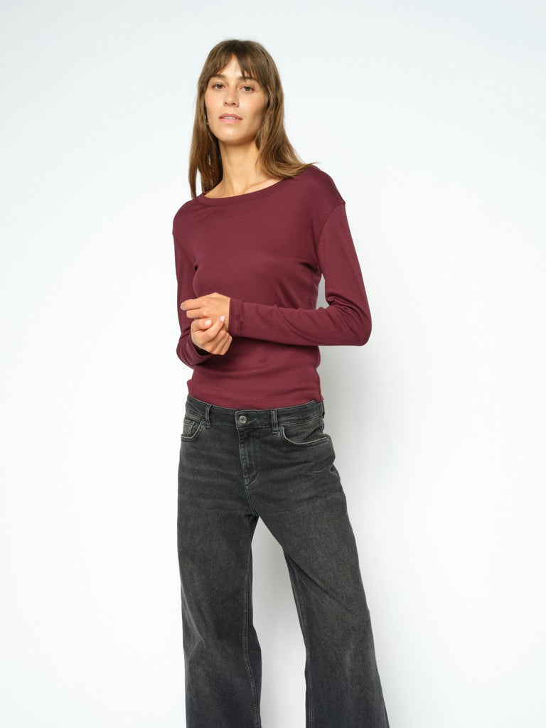 https://cdn.shopify.com/s/files/1/0368/5521/8235/files/olives-mos-mosh-aw26-180760-278-03-hollow-back.jpg