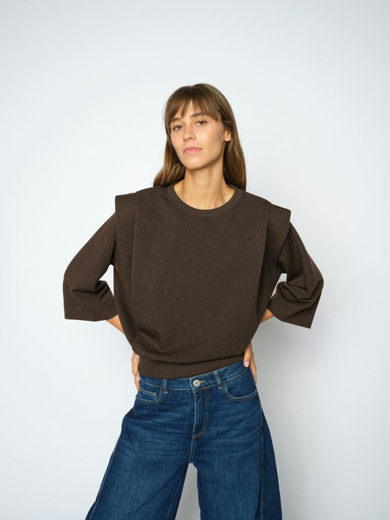 https://cdn.shopify.com/s/files/1/0368/5521/8235/files/olives-mos-mosh-aw26-180790-160-01-model-detail.jpg