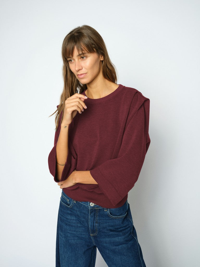 https://cdn.shopify.com/s/files/1/0368/5521/8235/files/olives-mos-mosh-aw26-180790-278-02-model-front.jpg