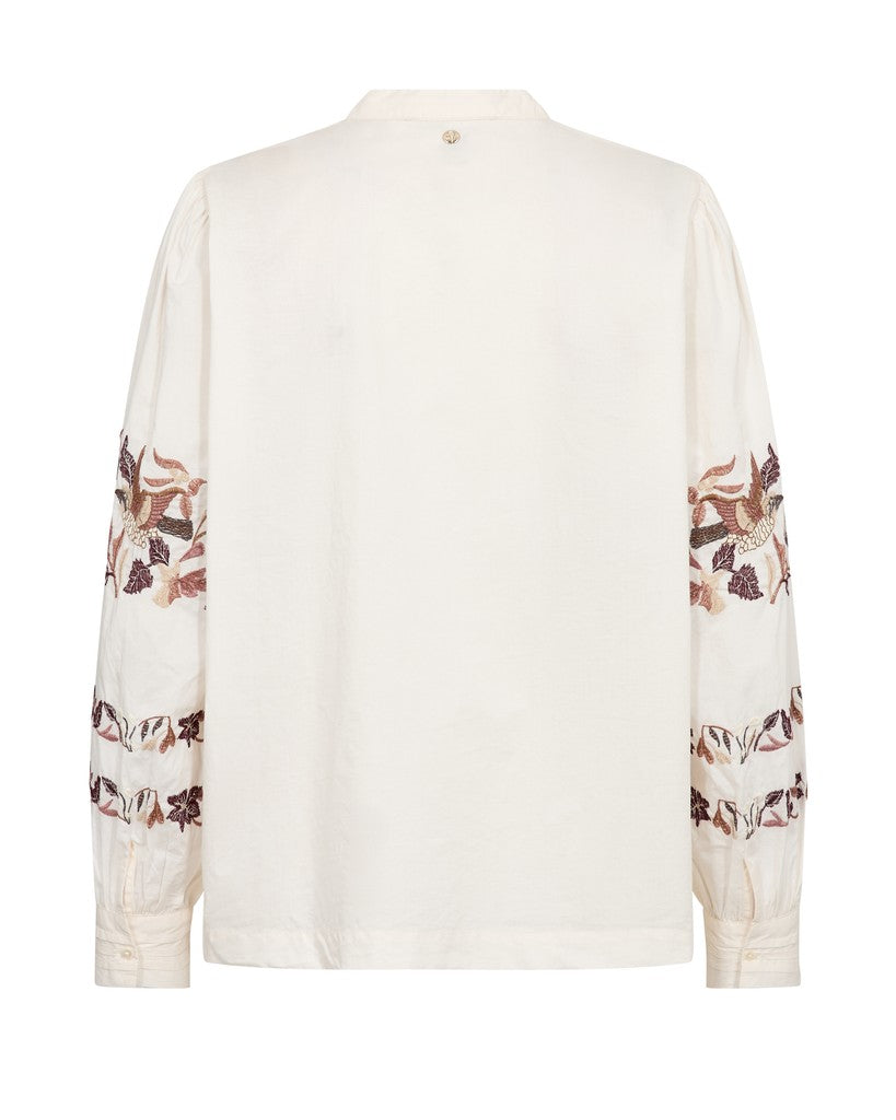 https://cdn.shopify.com/s/files/1/0368/5521/8235/files/olives-mos-mosh-aw26-181080-180-02-model-front.jpg
