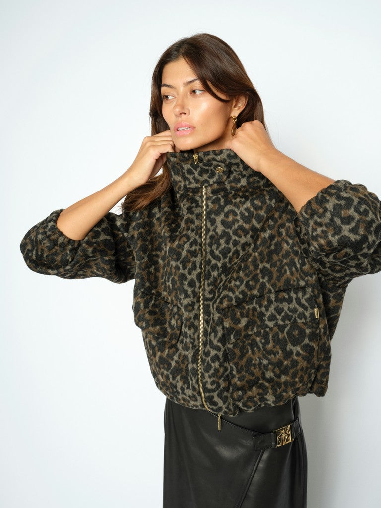 https://cdn.shopify.com/s/files/1/0368/5521/8235/files/olives-mos-mosh-aw26-181460-801-03-hollow-back.jpg