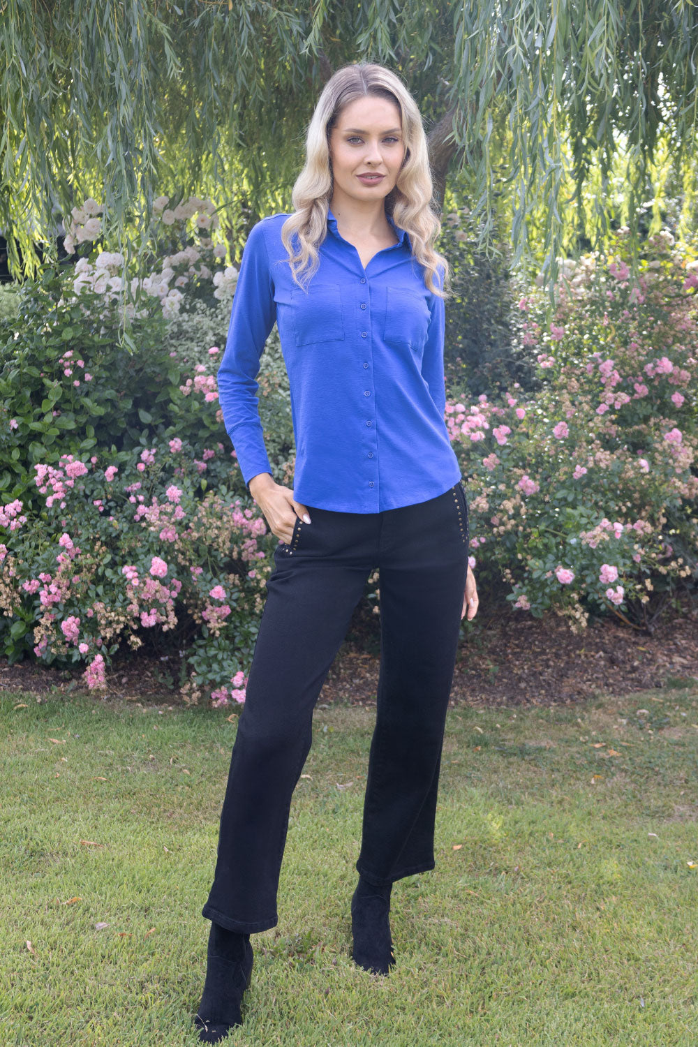 https://cdn.shopify.com/s/files/1/0368/5521/8235/files/olives-no2moro-aw26-izzy-electric-blue-02.jpg