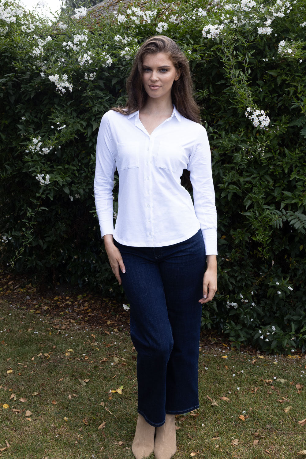 https://cdn.shopify.com/s/files/1/0368/5521/8235/files/olives-no2moro-aw26-izzy-white-01.jpg