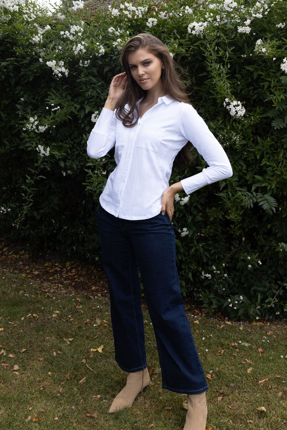 https://cdn.shopify.com/s/files/1/0368/5521/8235/files/olives-no2moro-aw26-izzy-white-03.jpg