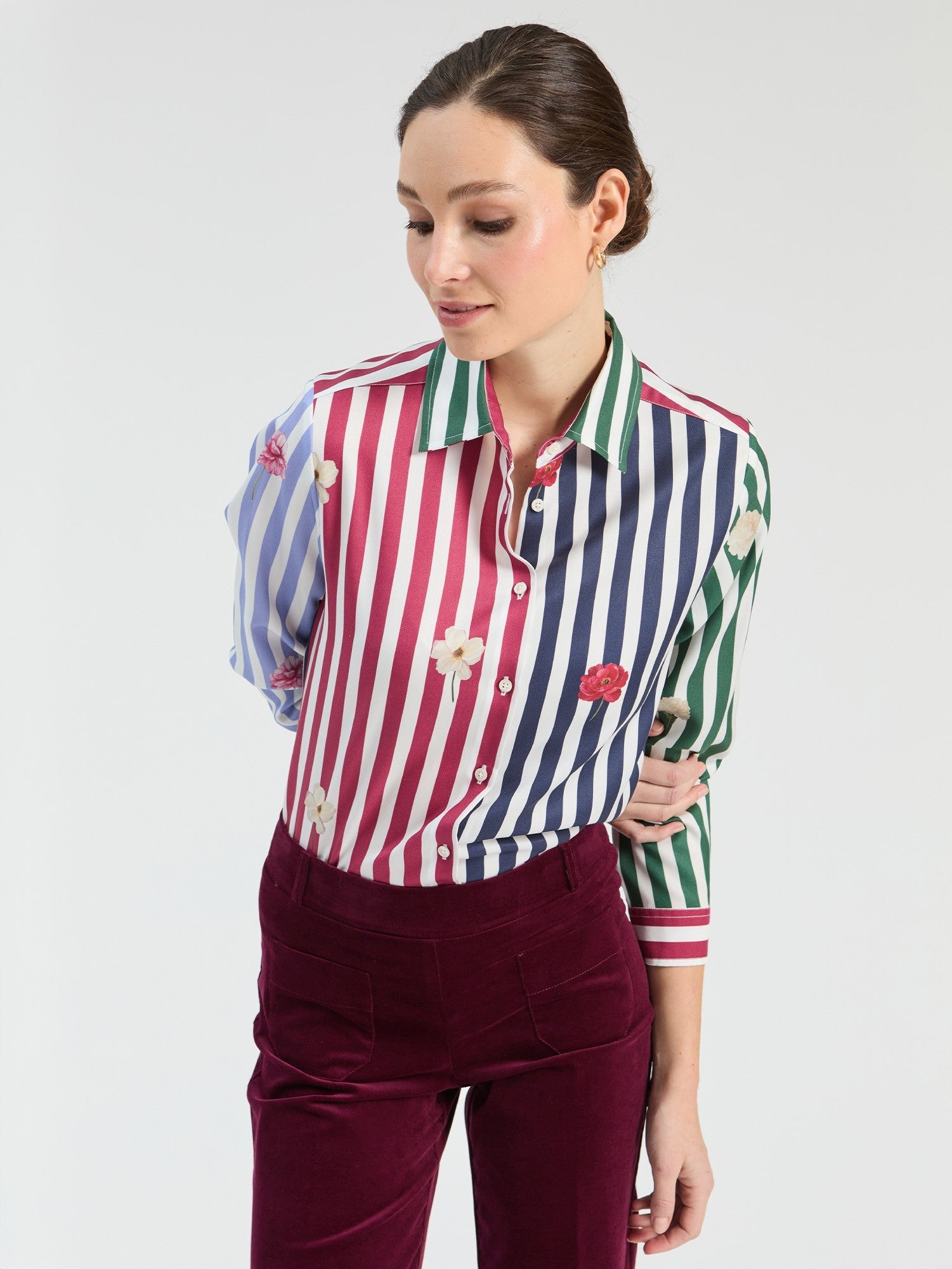 https://cdn.shopify.com/s/files/1/0368/5521/8235/files/olives-vilagallo-aw26-33805-cmtee6w001-01-model-front.jpg