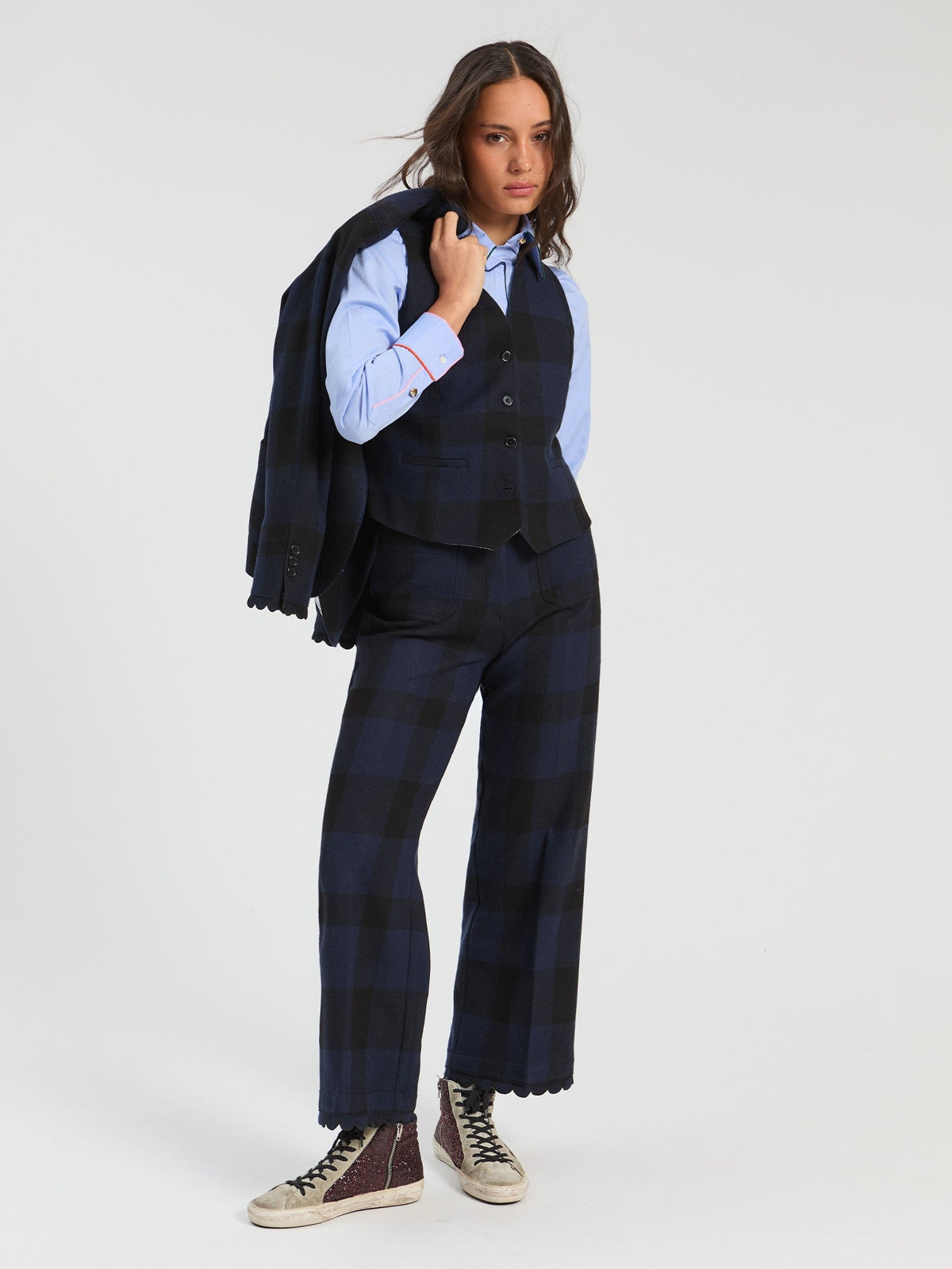 https://cdn.shopify.com/s/files/1/0368/5521/8235/files/olives-vilagallo-aw26-33849-pndrx6w357-01-model-front.jpg