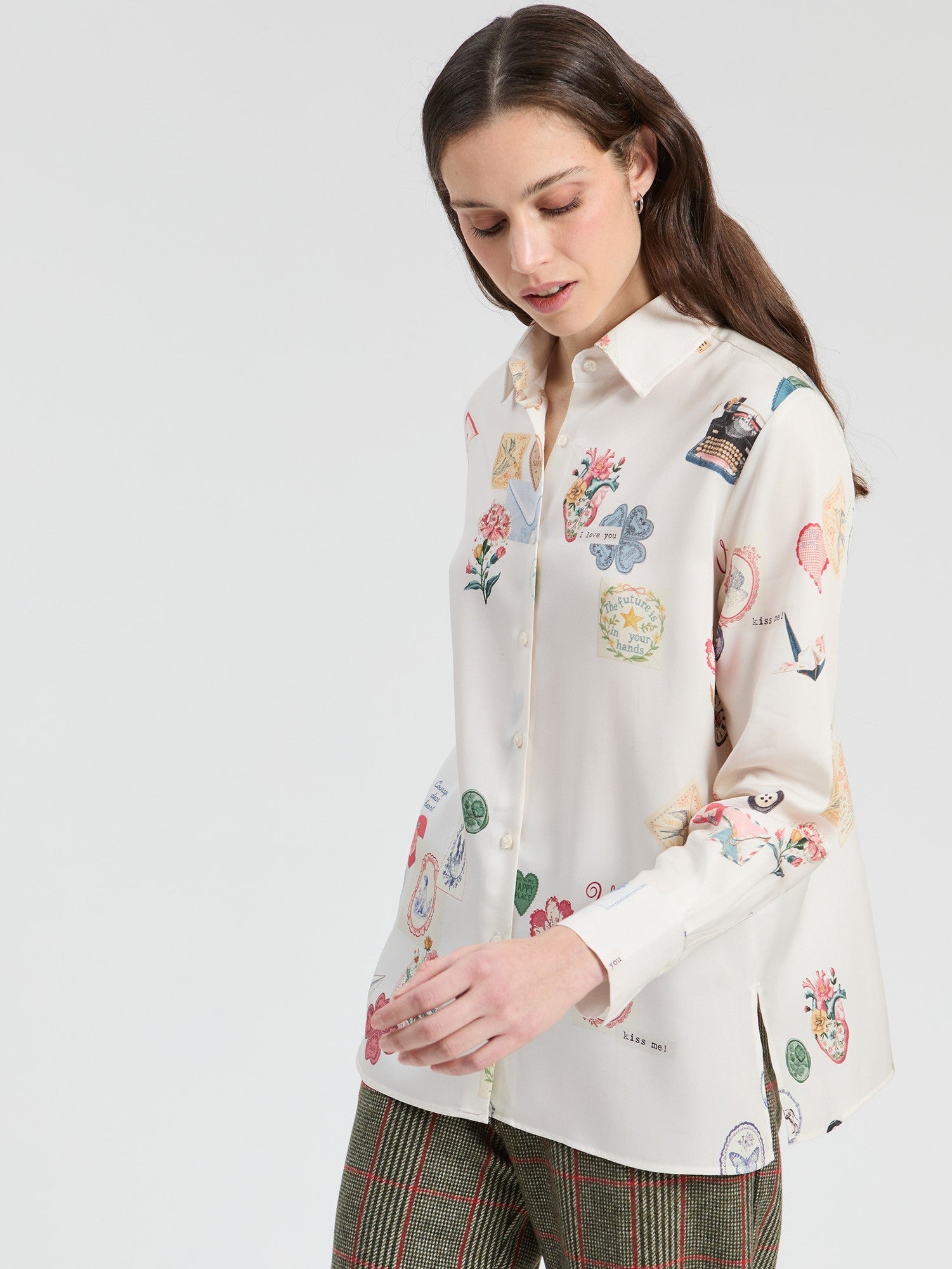 https://cdn.shopify.com/s/files/1/0368/5521/8235/files/olives-vilagallo-aw26-33920-cmaix6w005-01-model-front.jpg