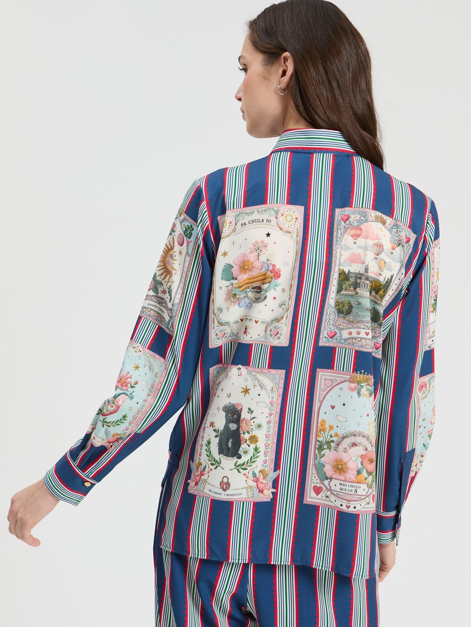 https://cdn.shopify.com/s/files/1/0368/5521/8235/files/olives-vilagallo-aw26-34020-cmsss6w022-01-model-back.jpg
