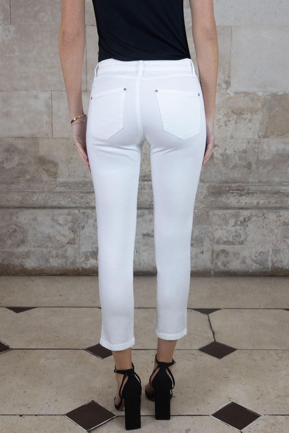 https://cdn.shopify.com/s/files/1/0582/3165/2539/files/unity-34-tencel-trouser-25-leg-442864.jpg